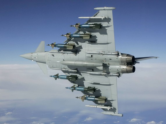 Máy bay chiến đấu Typhoon của châu Âu có tính năng ưu việt, lượng tải đạn lớn